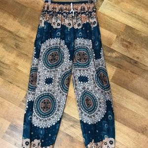 Mandala printed pant.  Draw string w/one pocket.